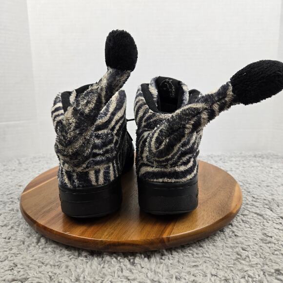 Adidas JS Jeremy Scott Men 9 Zebra Black White Casual Lifestyle High Top Sneaker - Picture 2 of 15